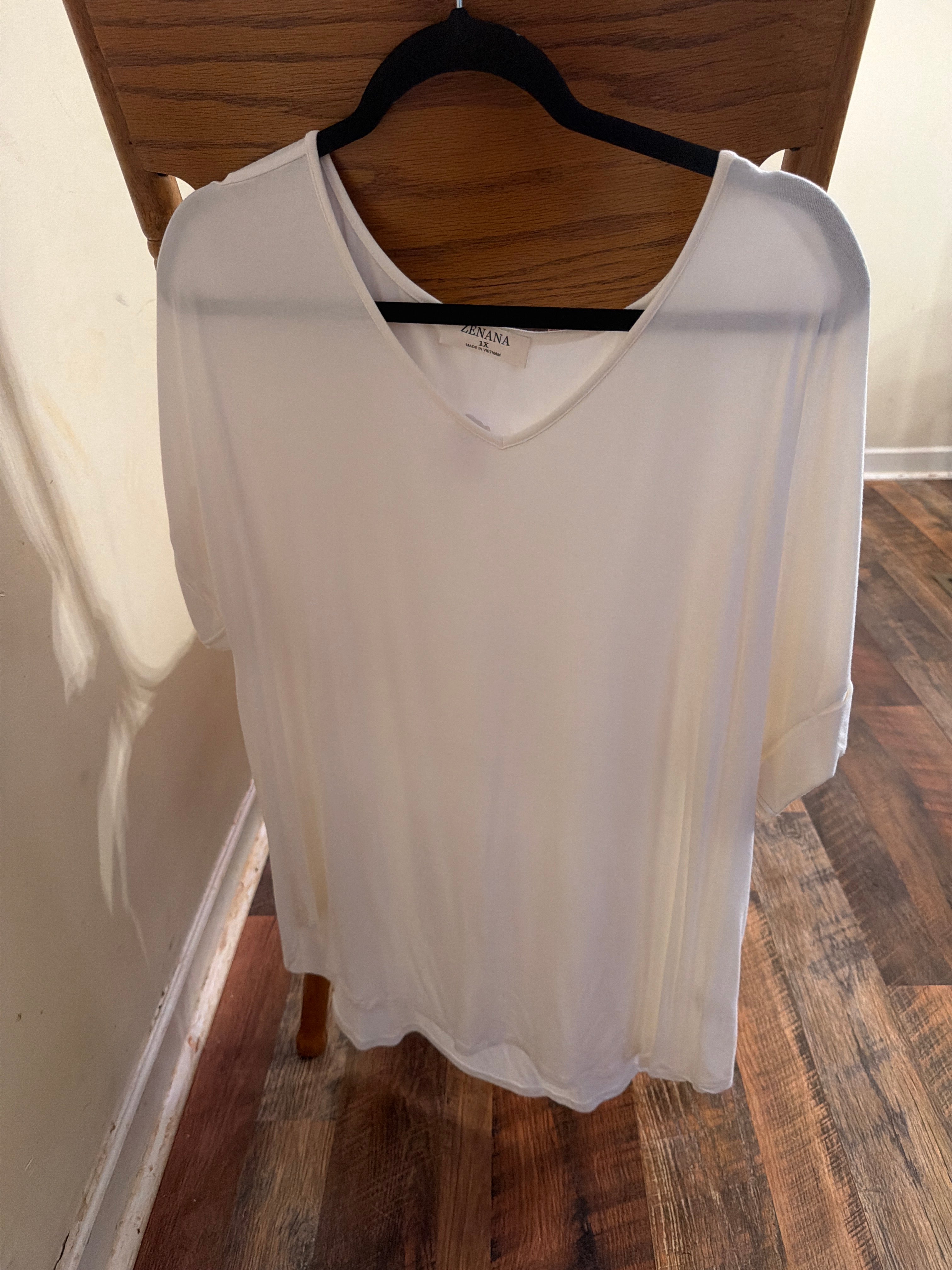 Ivory vneck top