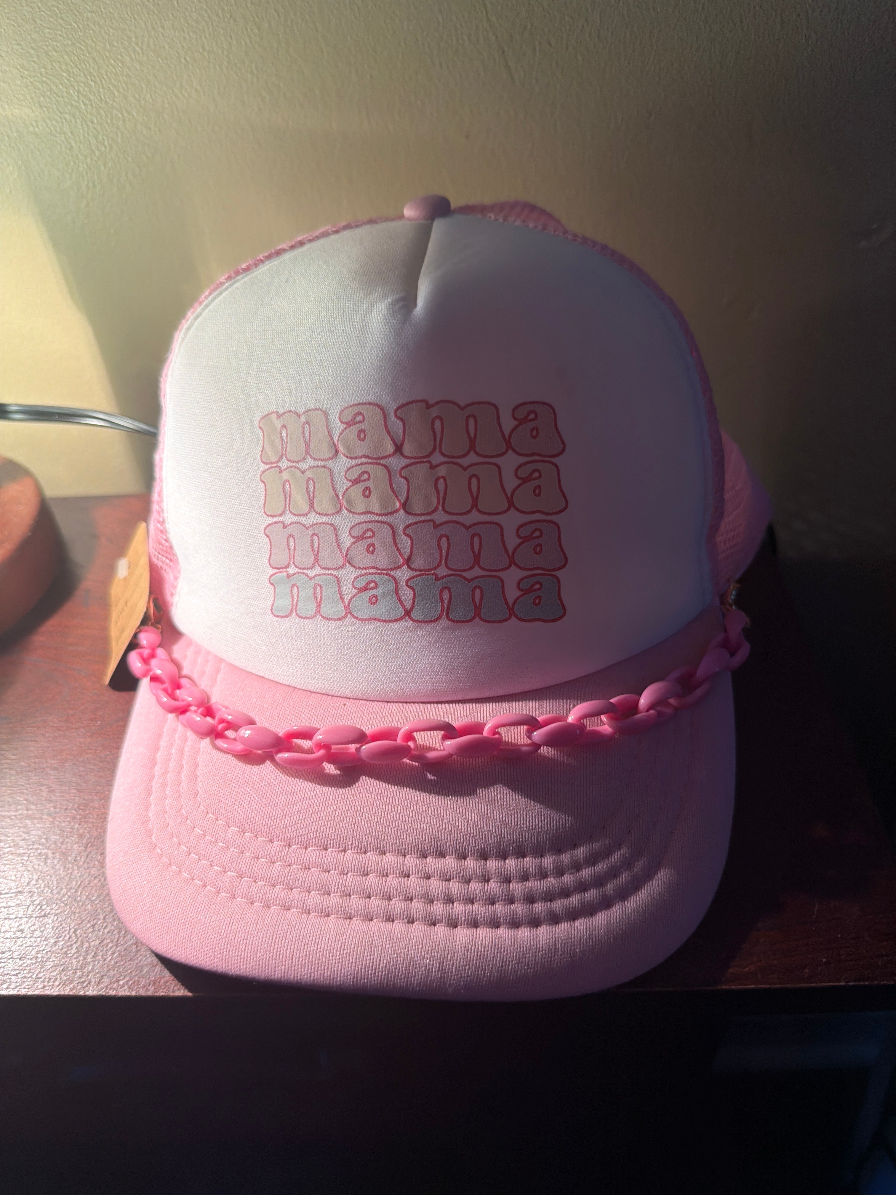 Mama hat