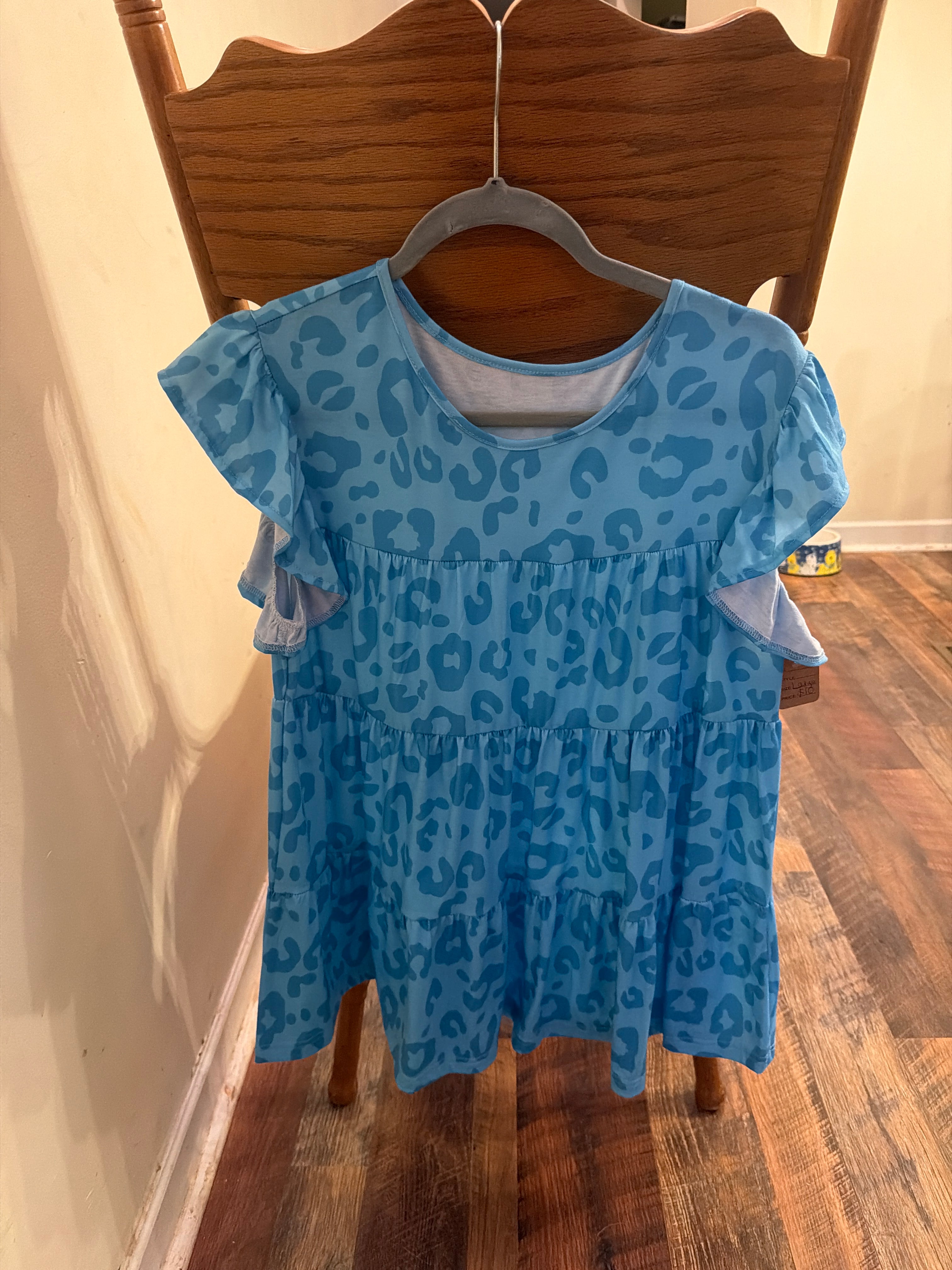 Blue ruffle sleeve cheetah top