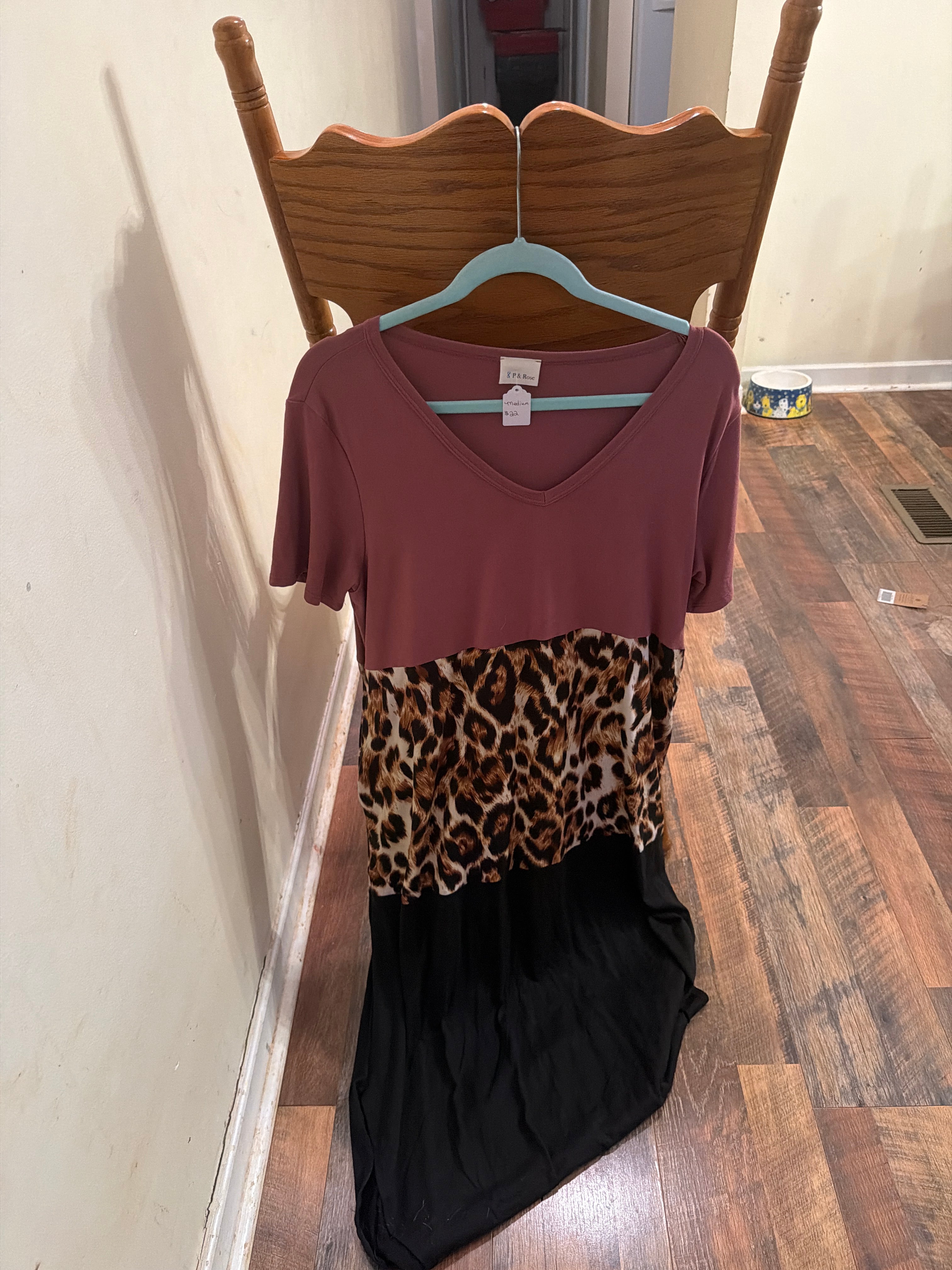 Ladies rose and cheetah vneck dress with pockets