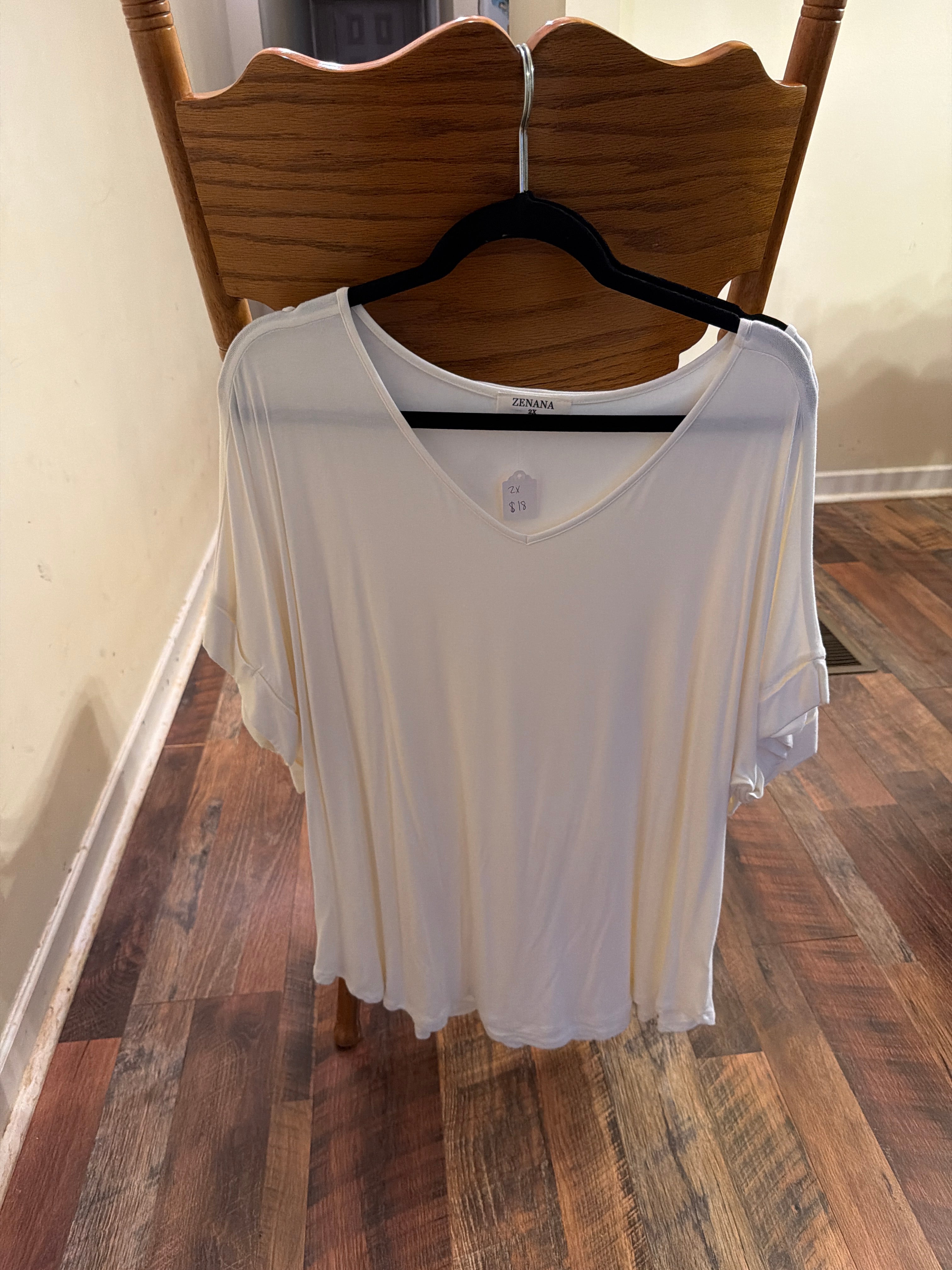 Ivory vneck top