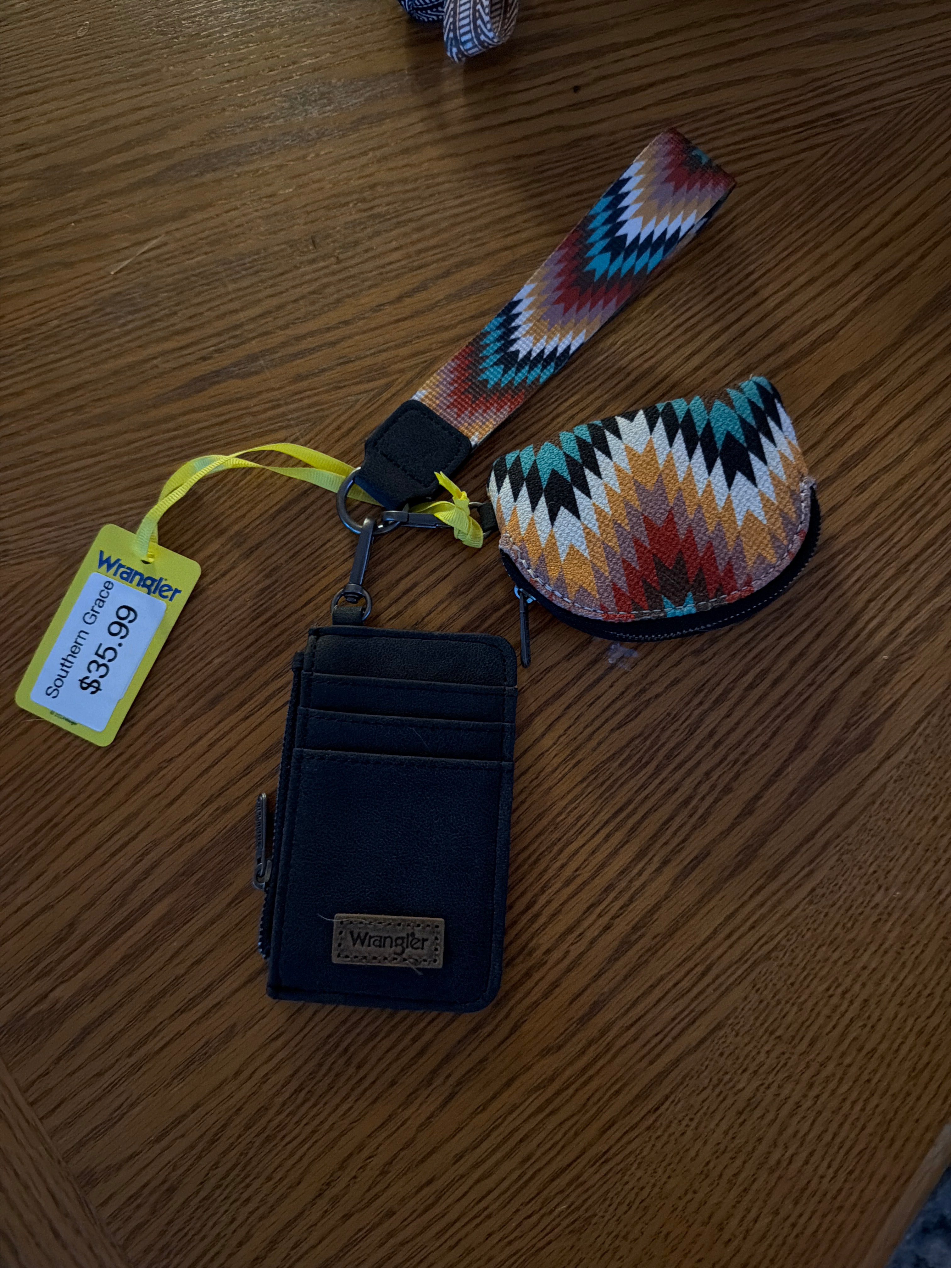 Wrangler wristlet Aztec