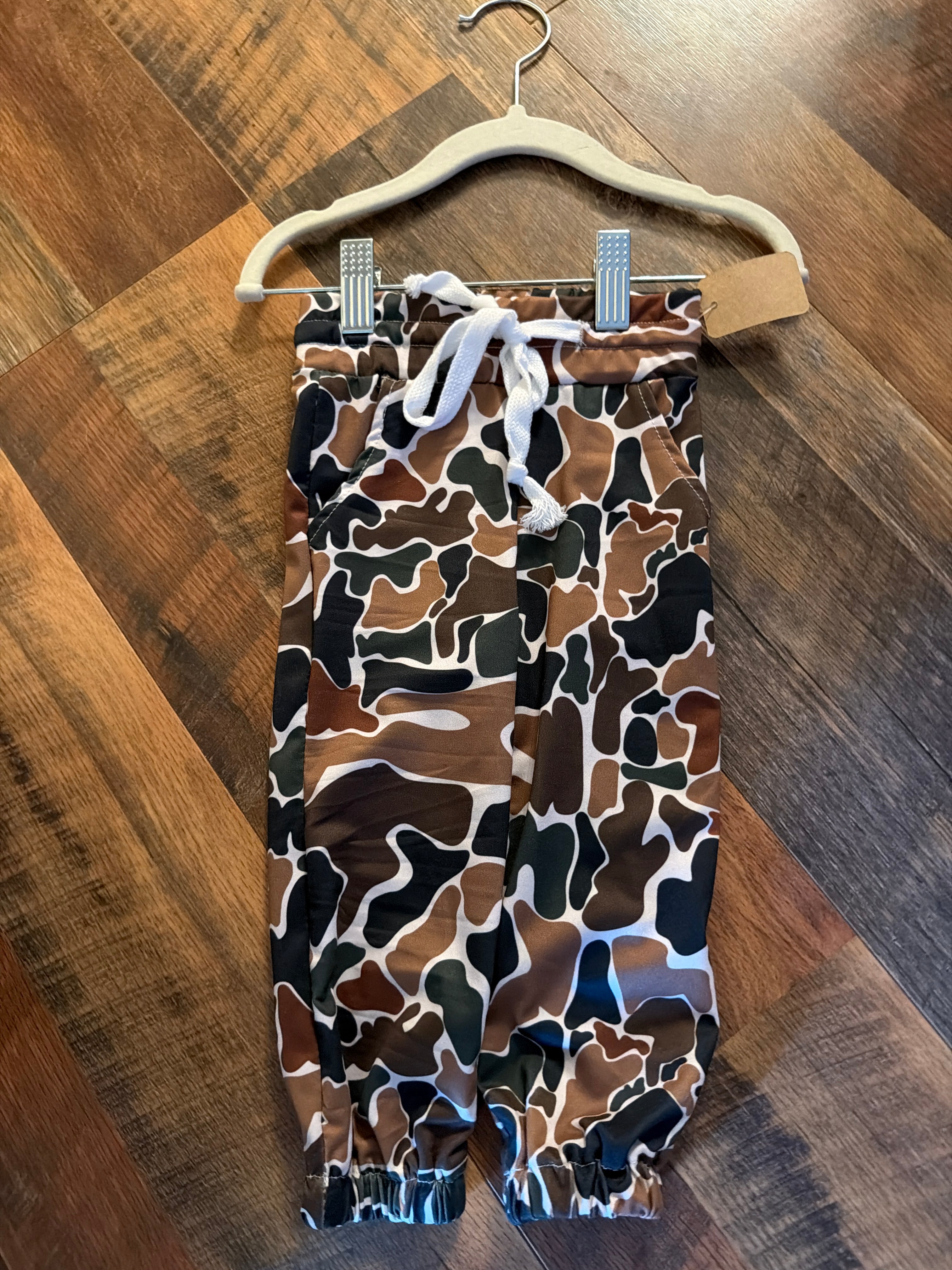 Camo jogging pants